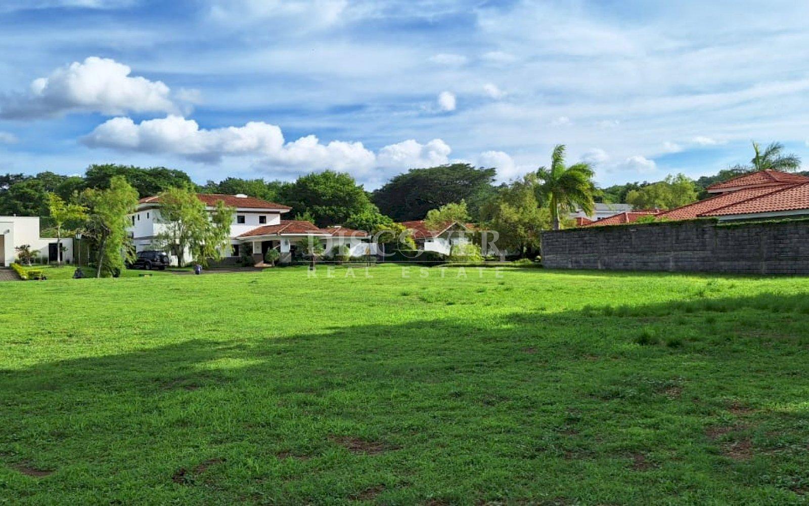 Land for sale in Bosques de San Isidro.
