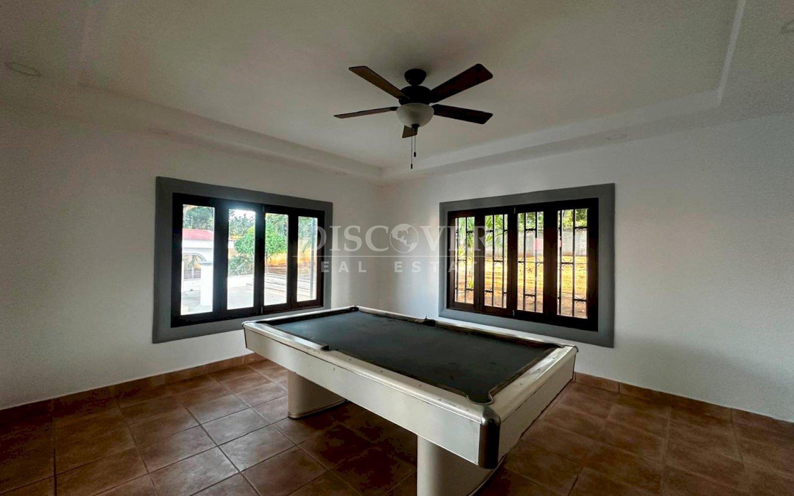  Spacious house for sale/for rent on Carretera Vieja to León