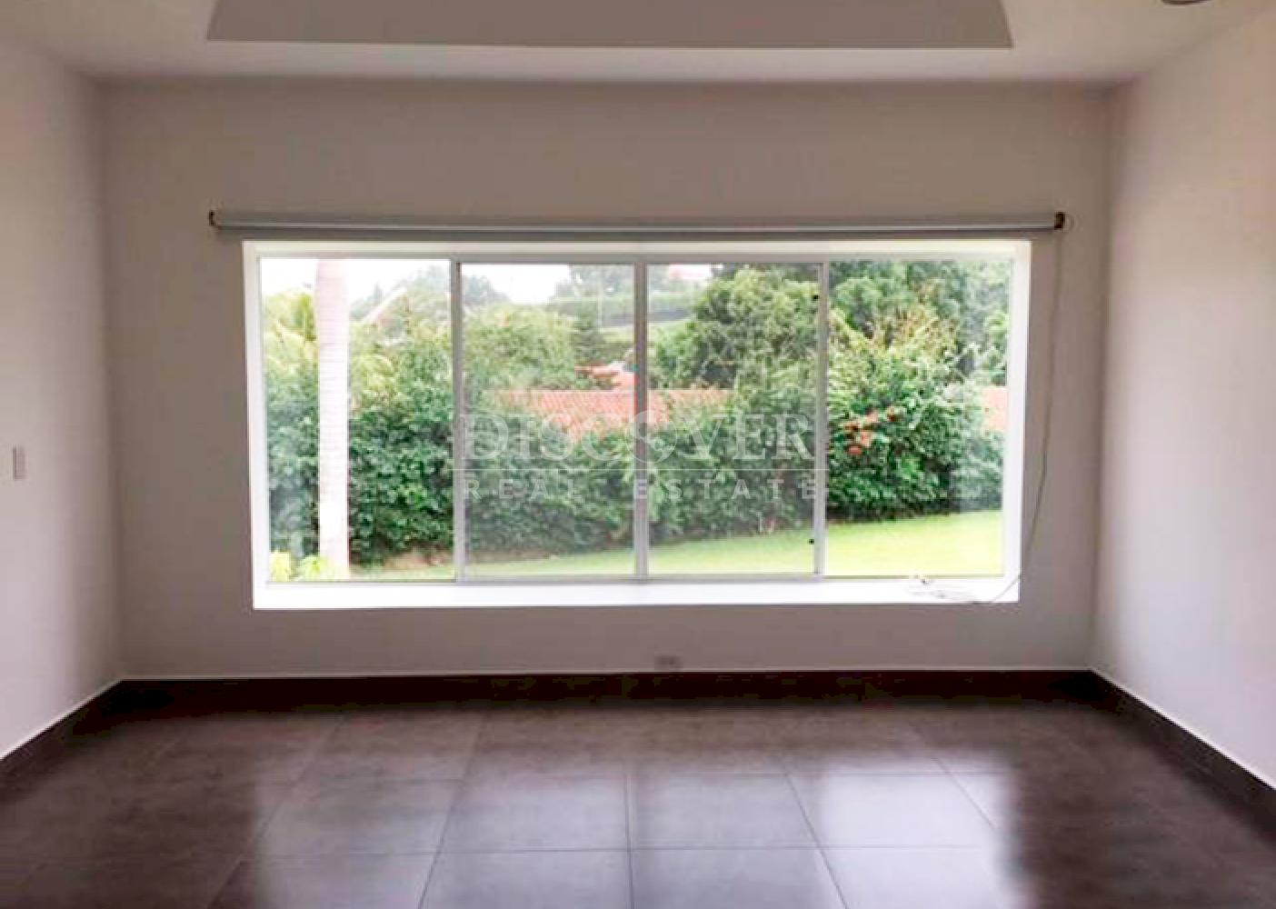  Spacious house for sale in Santo Domingo
