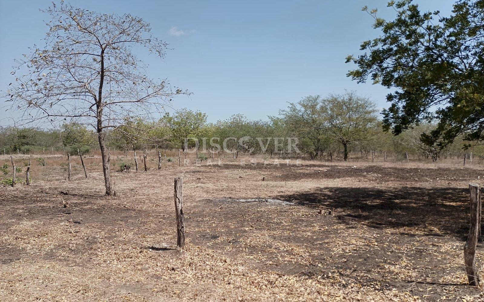  Beachfront land for sale in La Boquita