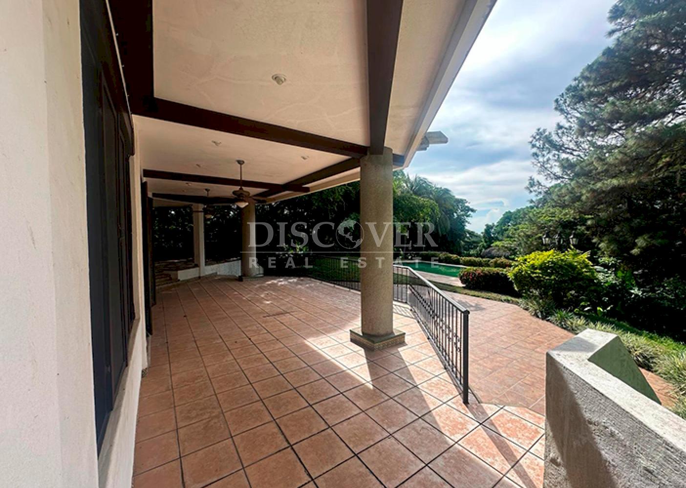 House for sale/rent in Villa Fontana with spectacular lake views 