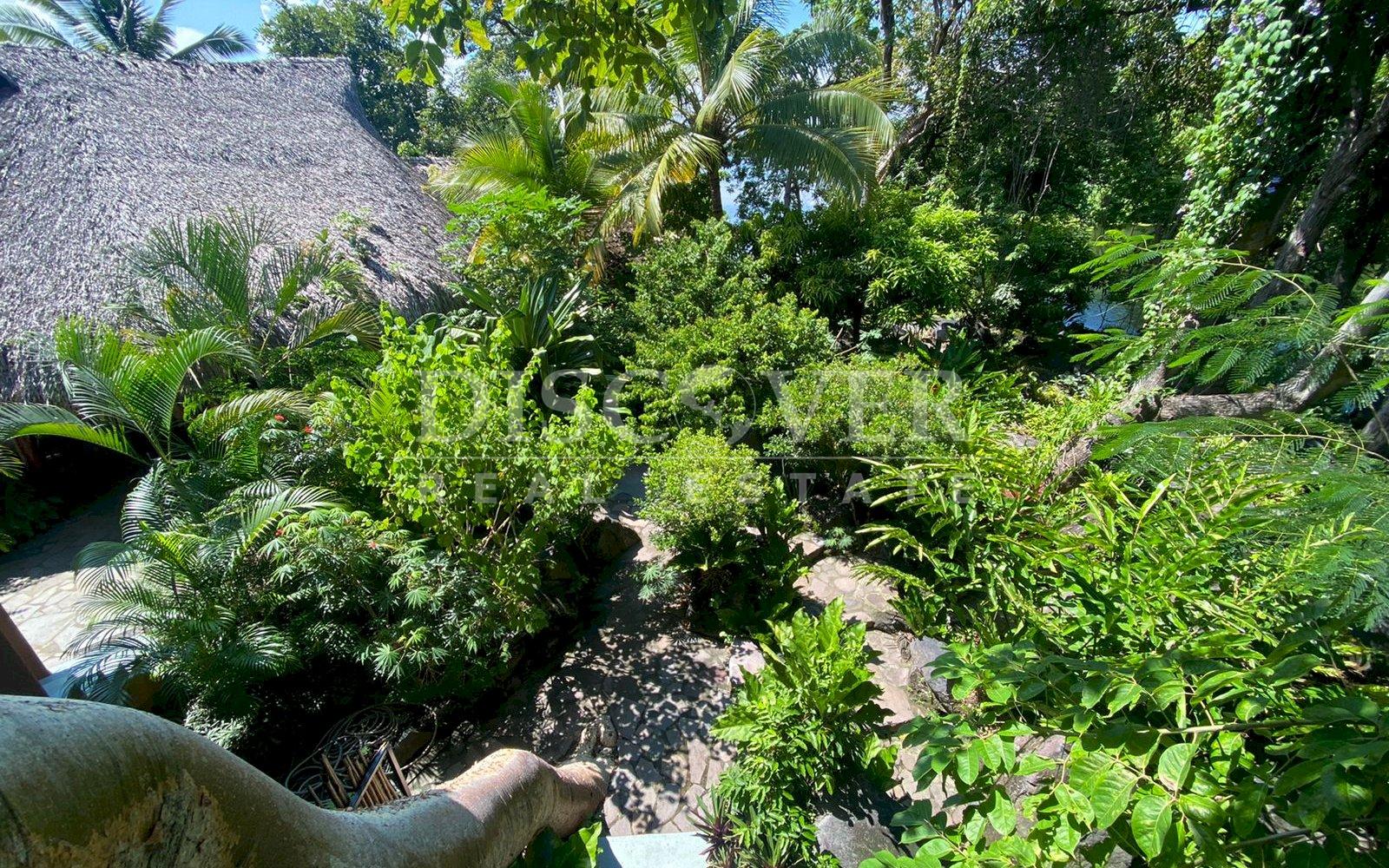  Islet for sale in the port of Asese