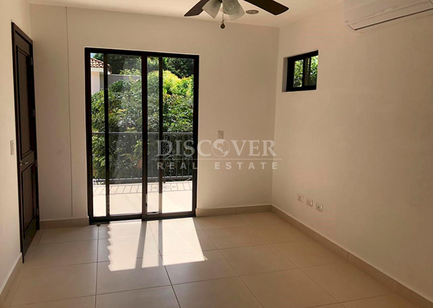  House for Rent and Sale in Villa Fontana