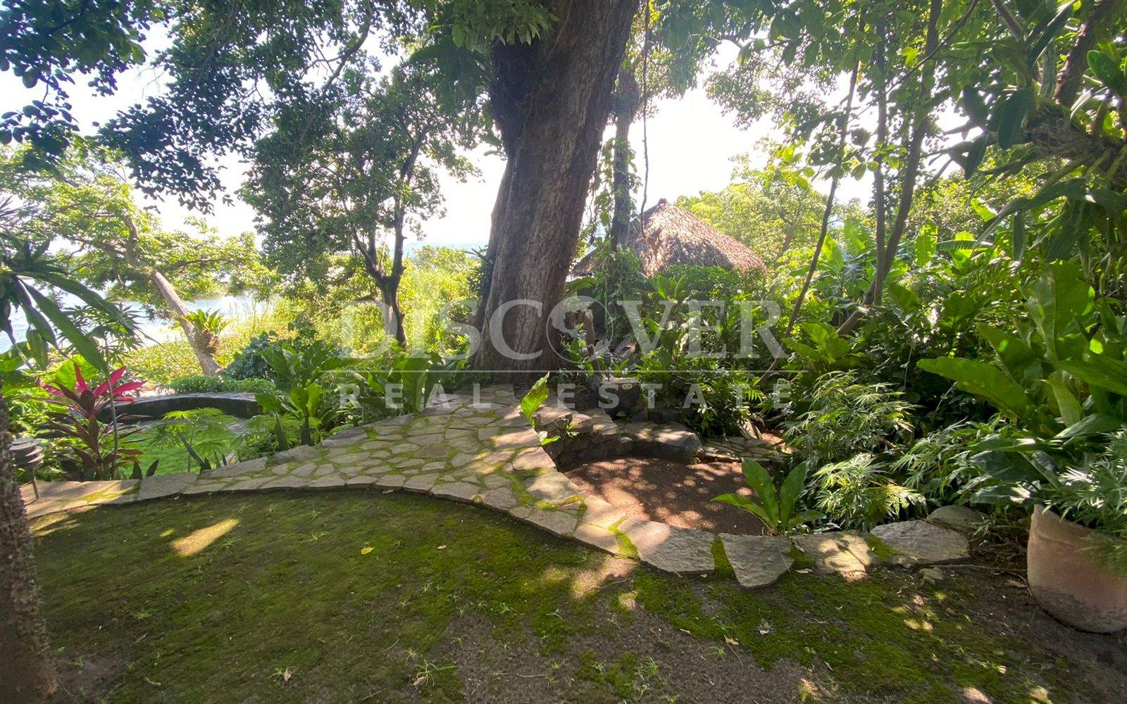  Islet for sale in the port of Asese