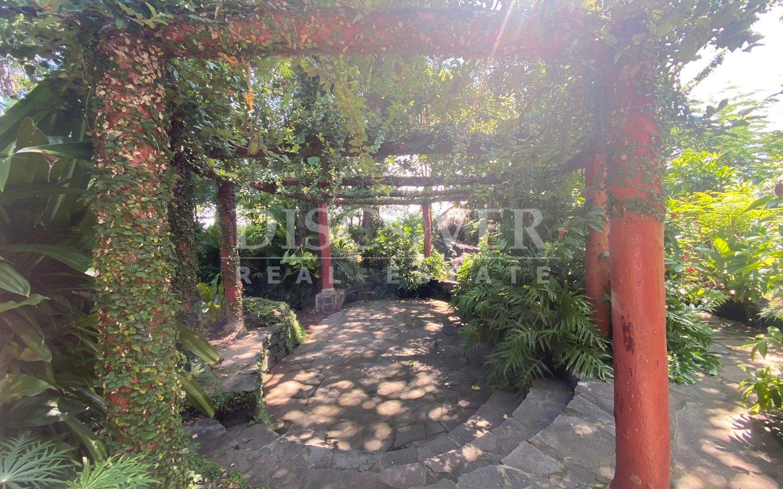  Islet for sale in the port of Asese