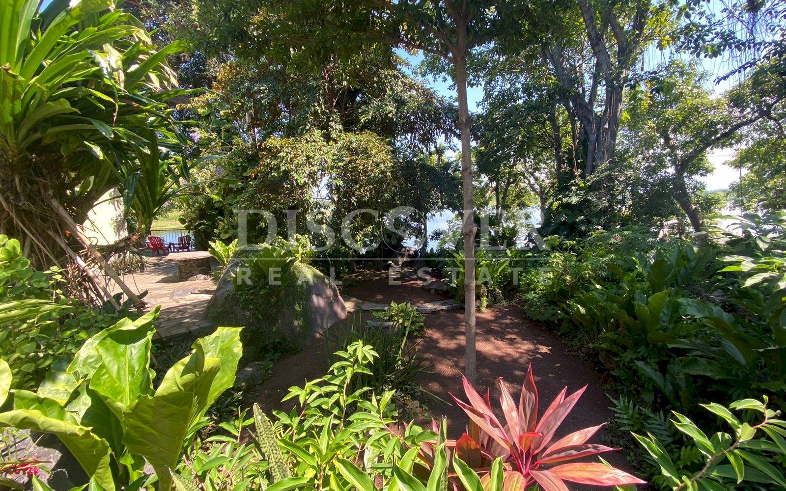  Islet for sale in the port of Asese