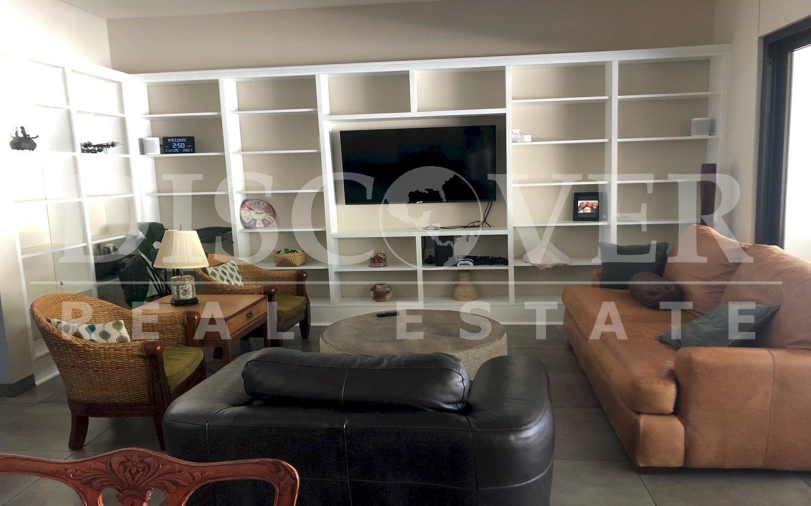  House for Sale in Santa Lucia Condominium 