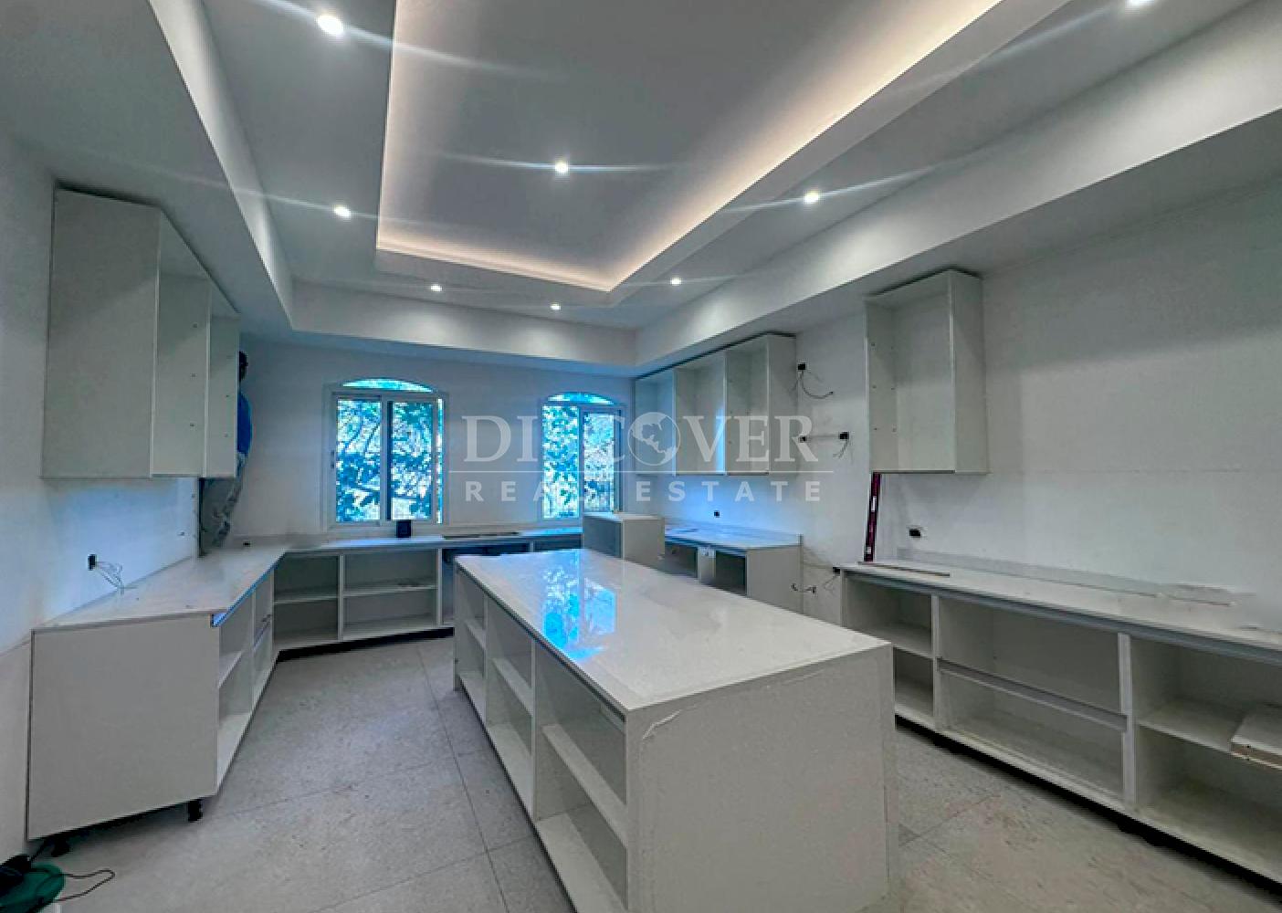 Casa en venta en la zona residencial de Villa Fontana