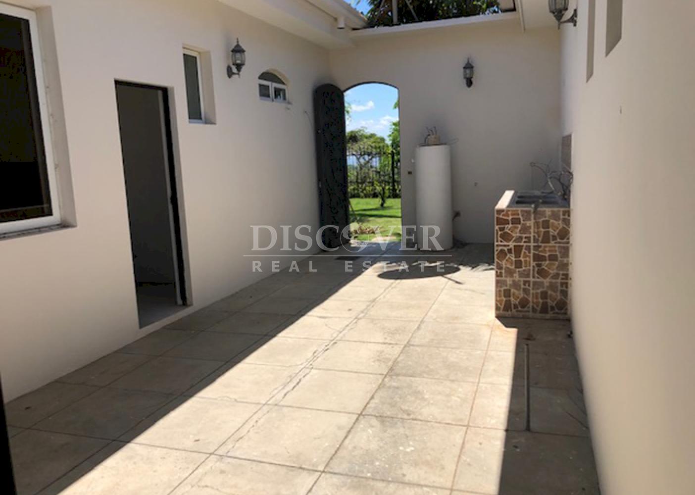 Casa en venta en la zona residencial de Villa Fontana