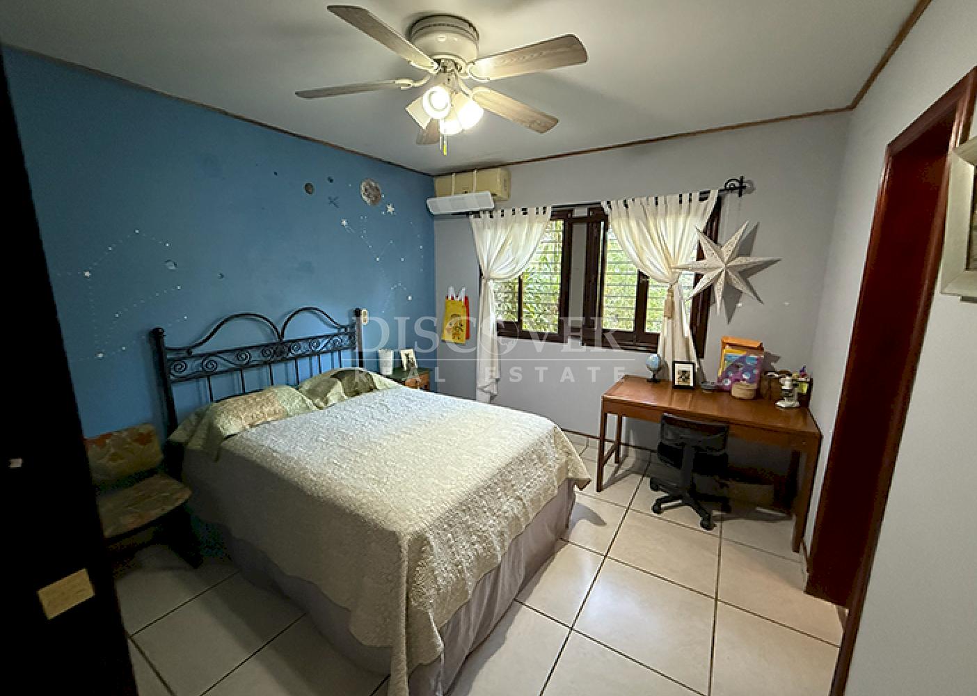 Spacious and cozy house for sale in Santo Domingo