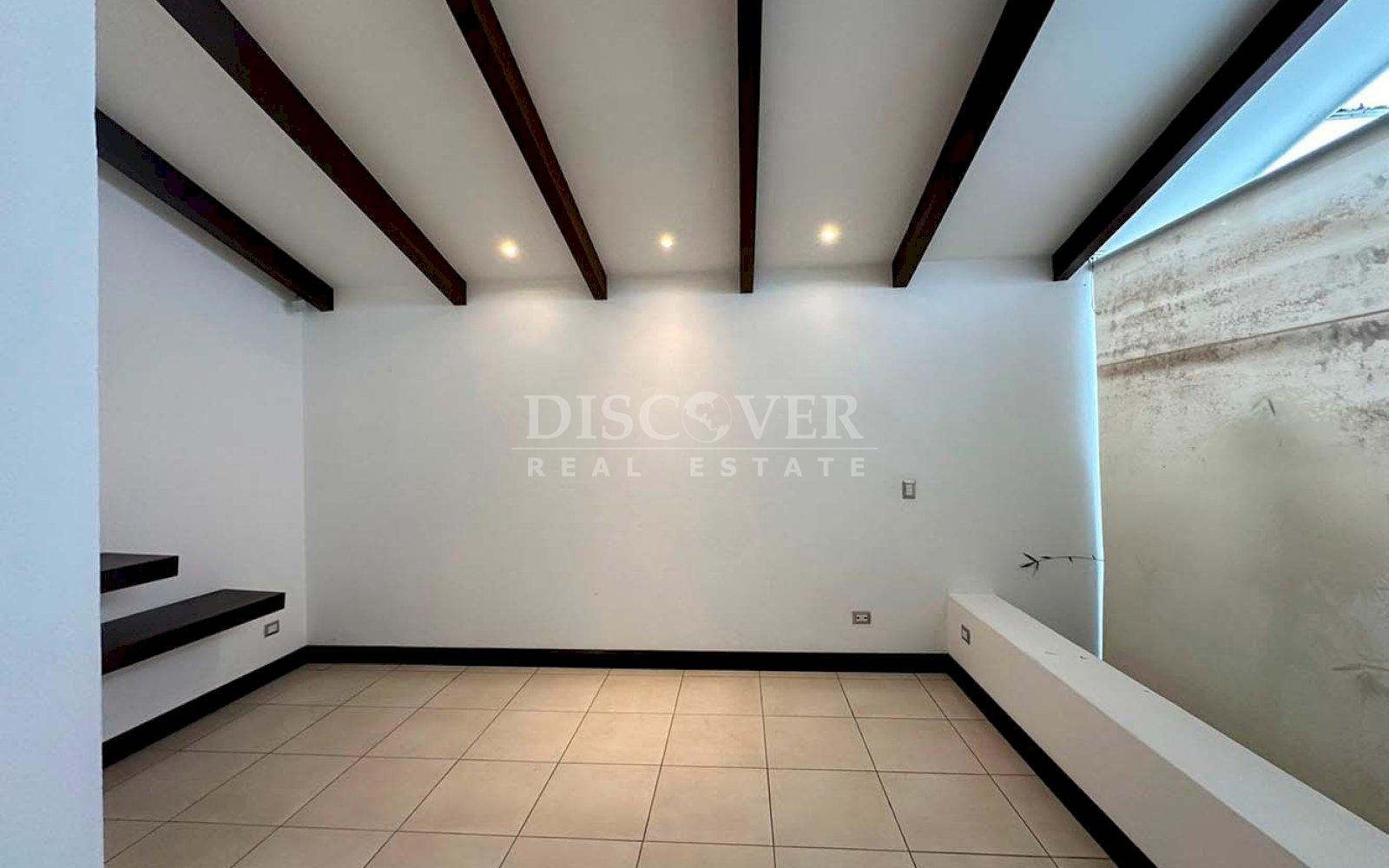  House for sale in Villa Fontana