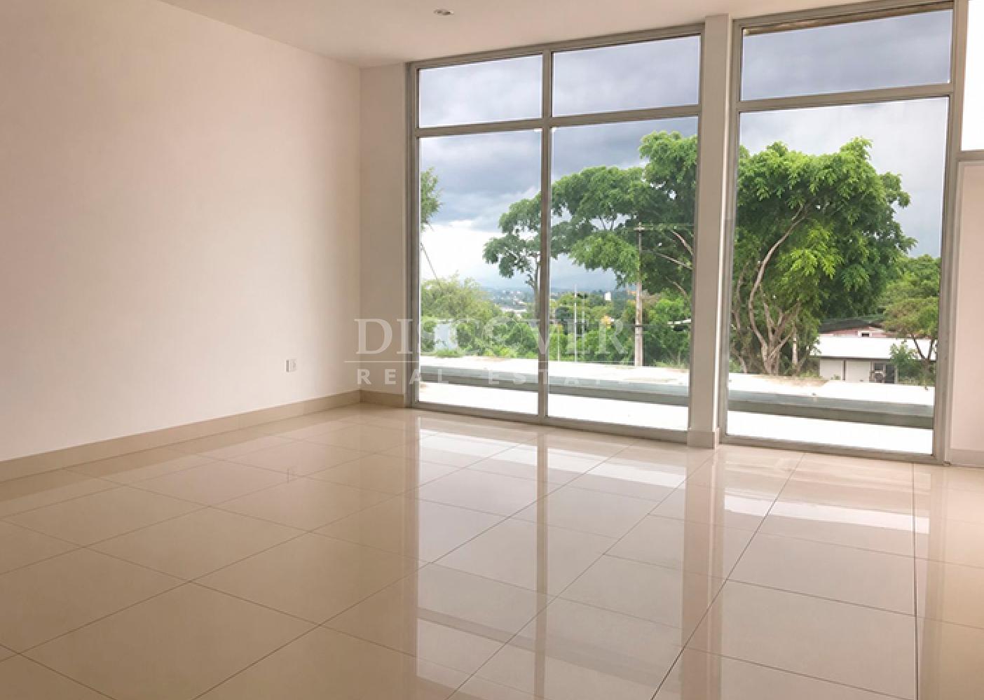  Retail spaces for rent in a shopping center - Jean Paul Genie Avenue