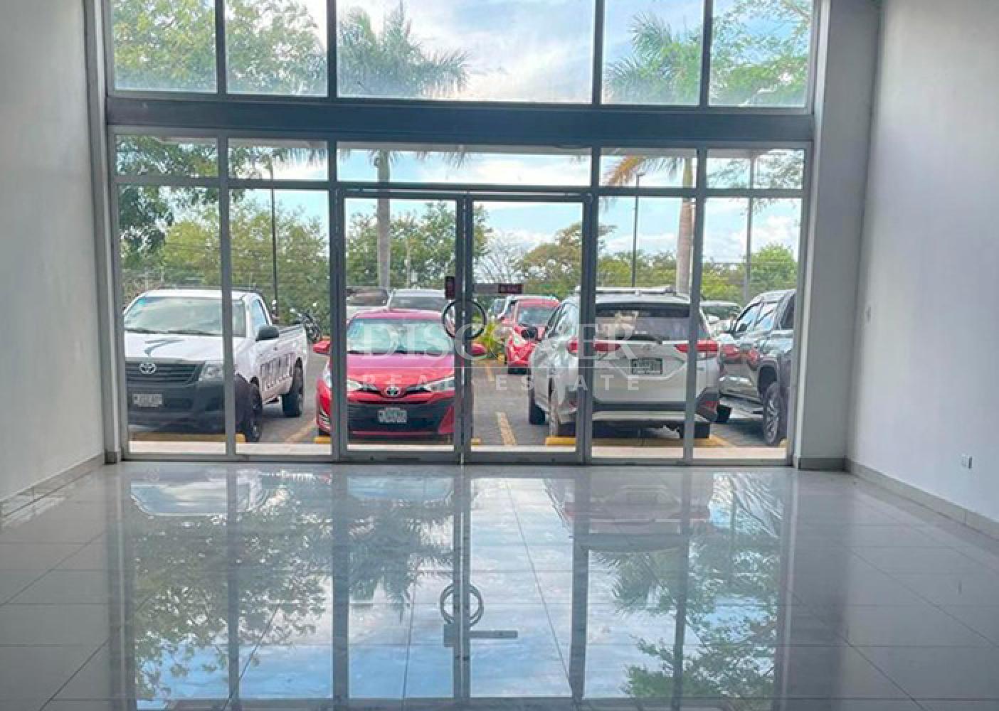  Retail spaces for rent in a shopping center - Jean Paul Genie Avenue
