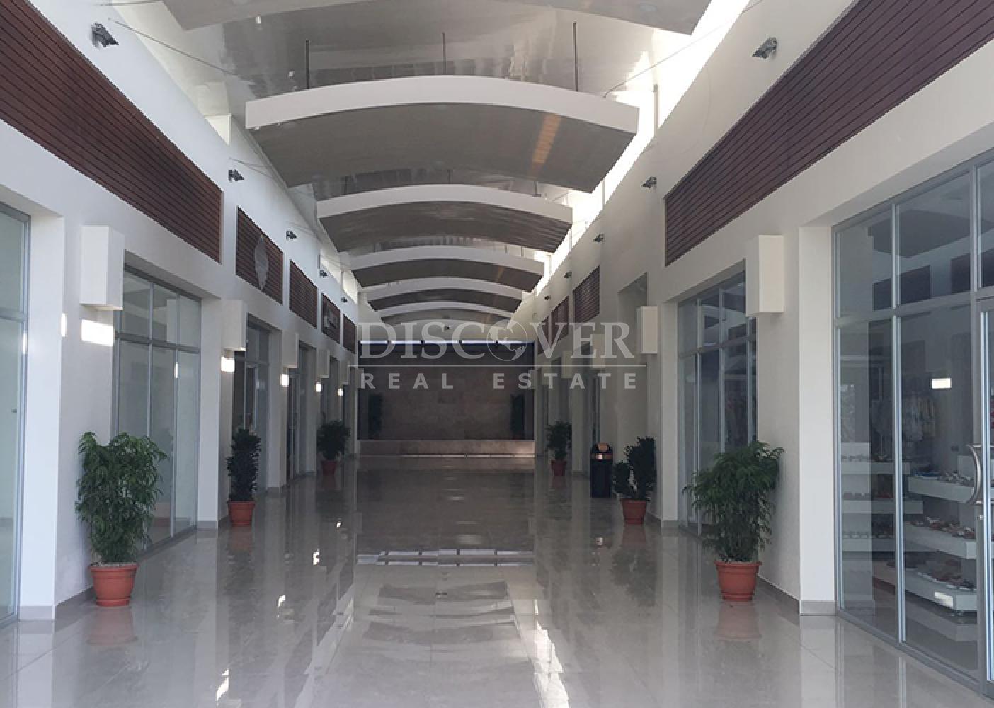  Retail spaces for rent in a shopping center - Jean Paul Genie Avenue