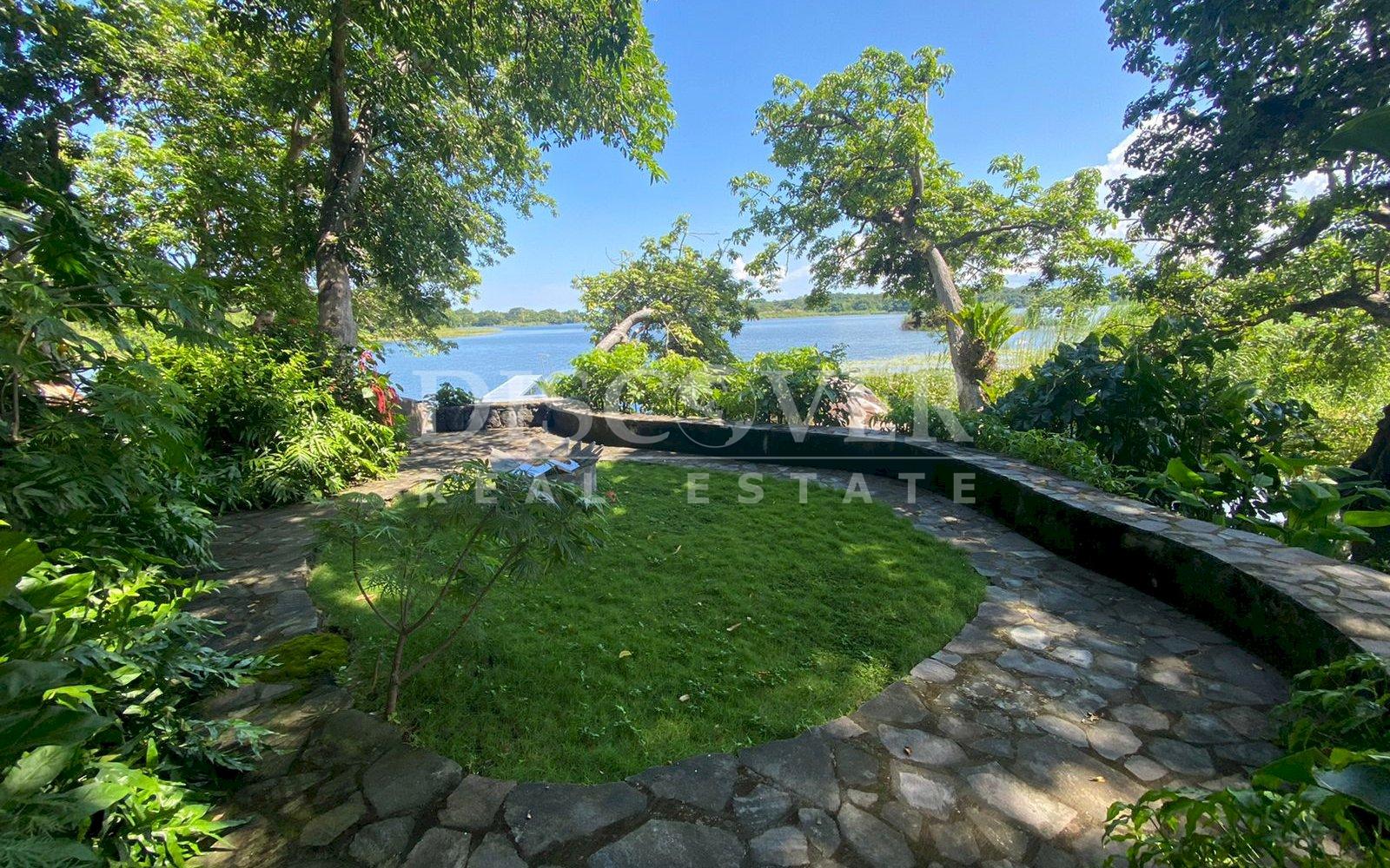  Islet for sale in the port of Asese