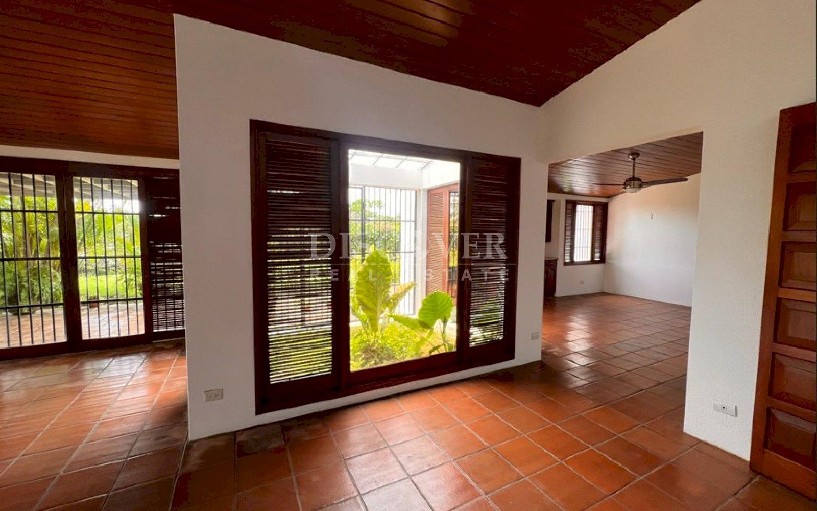 https://images.discovernica.com/propiedad/1600/132373.jpg