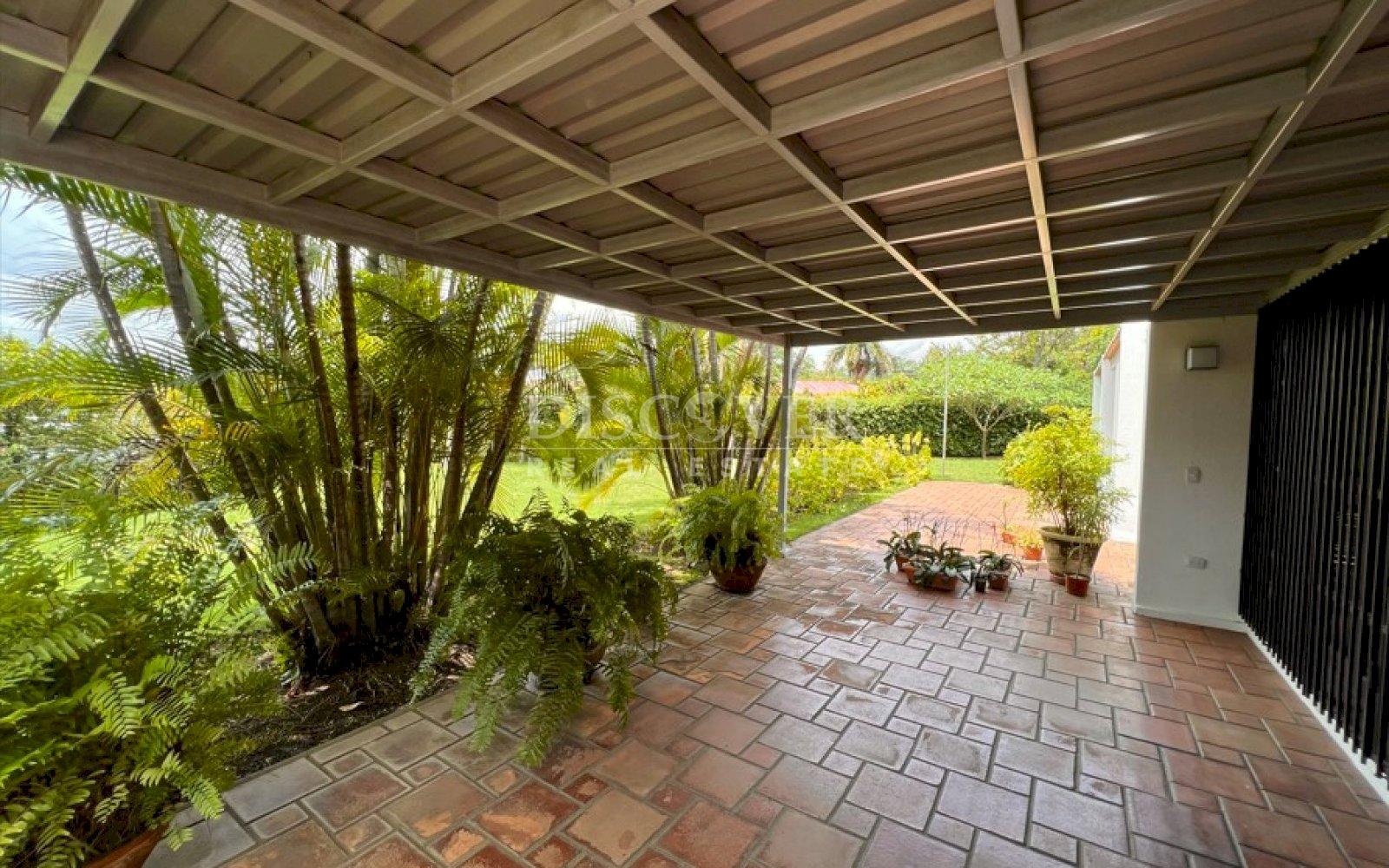 https://images.discovernica.com/propiedad/1600/13256985.jpg