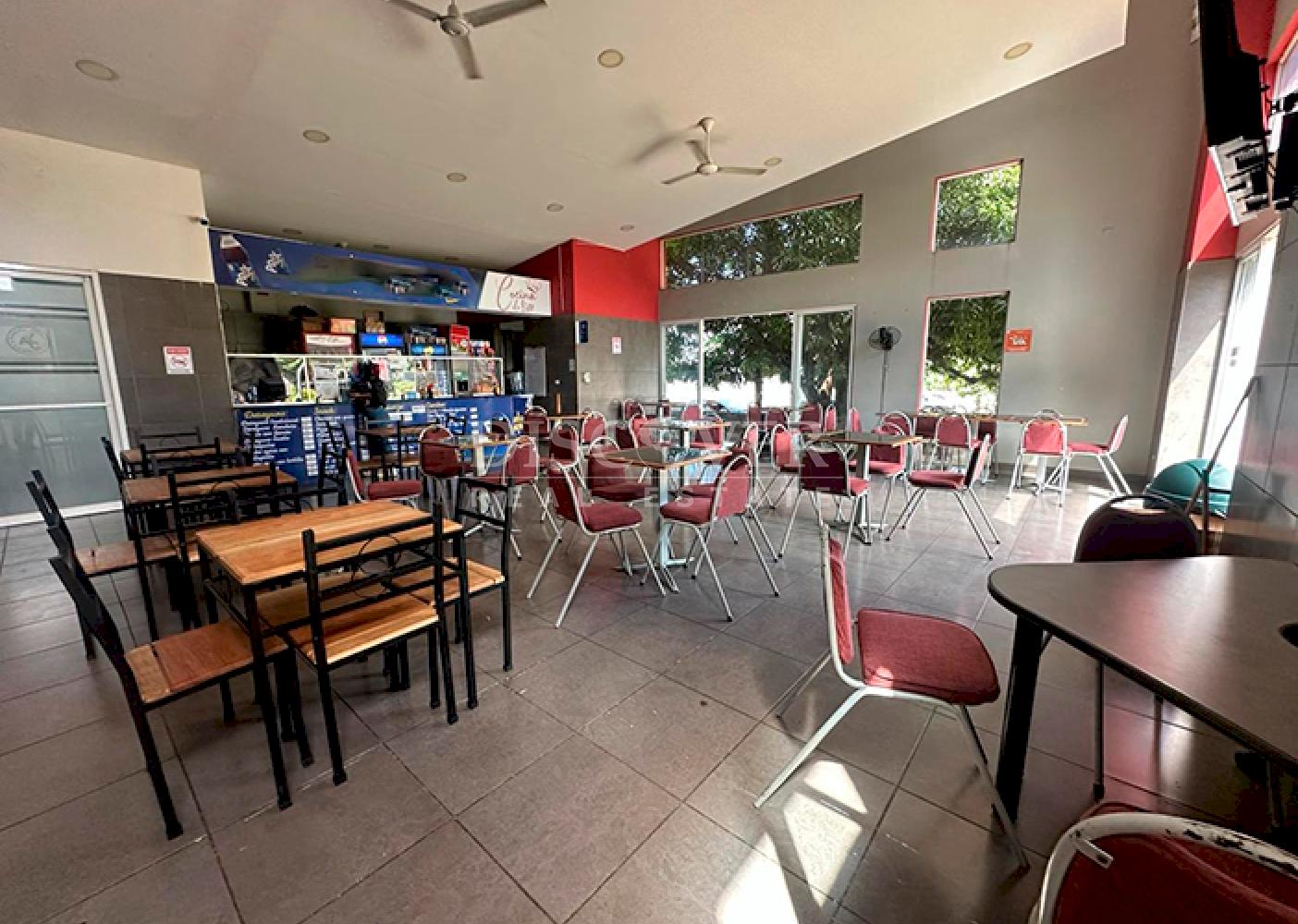  Building for sale or rent in a prime location in Plaza España