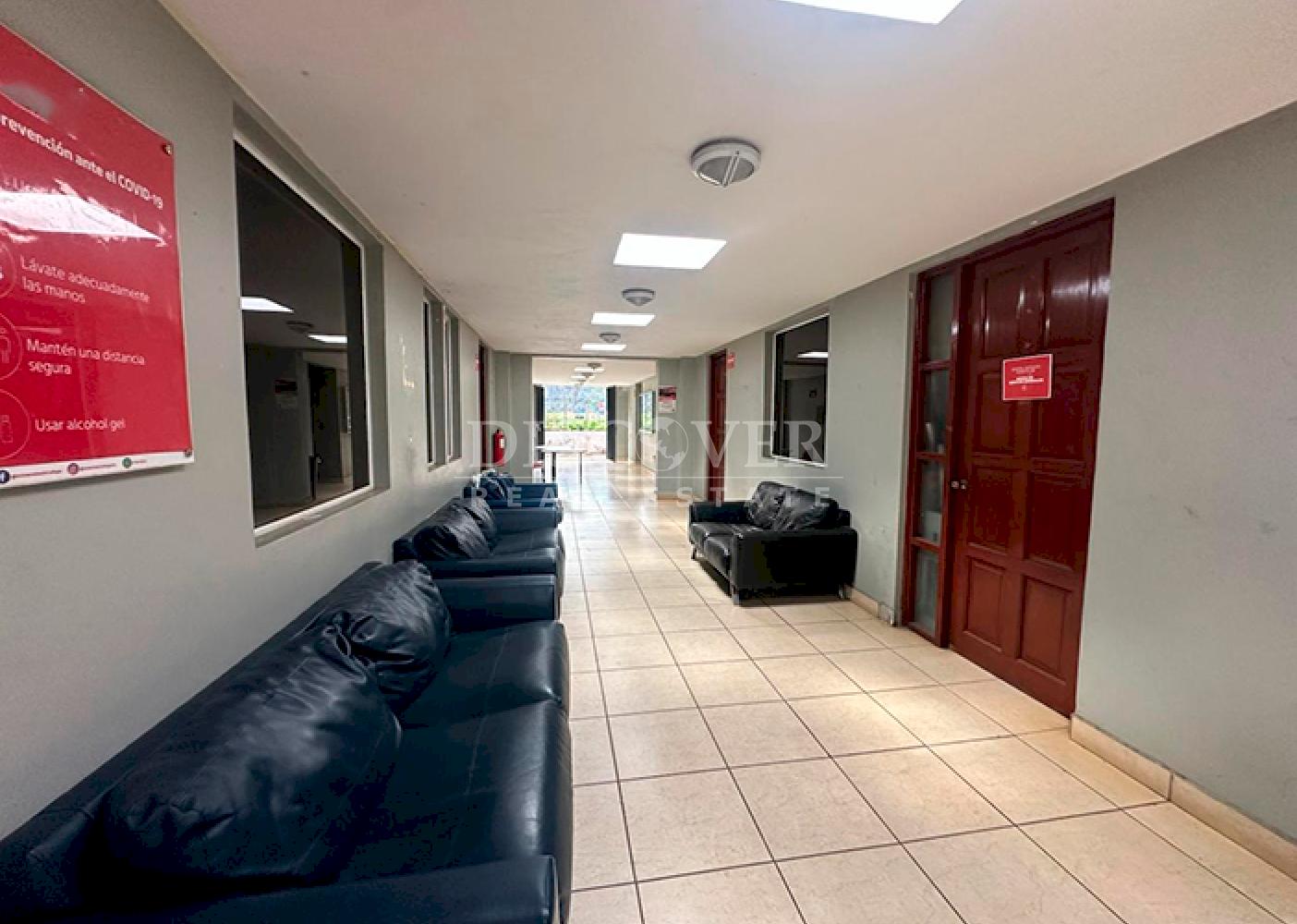  Building for sale or rent in a prime location in Plaza España