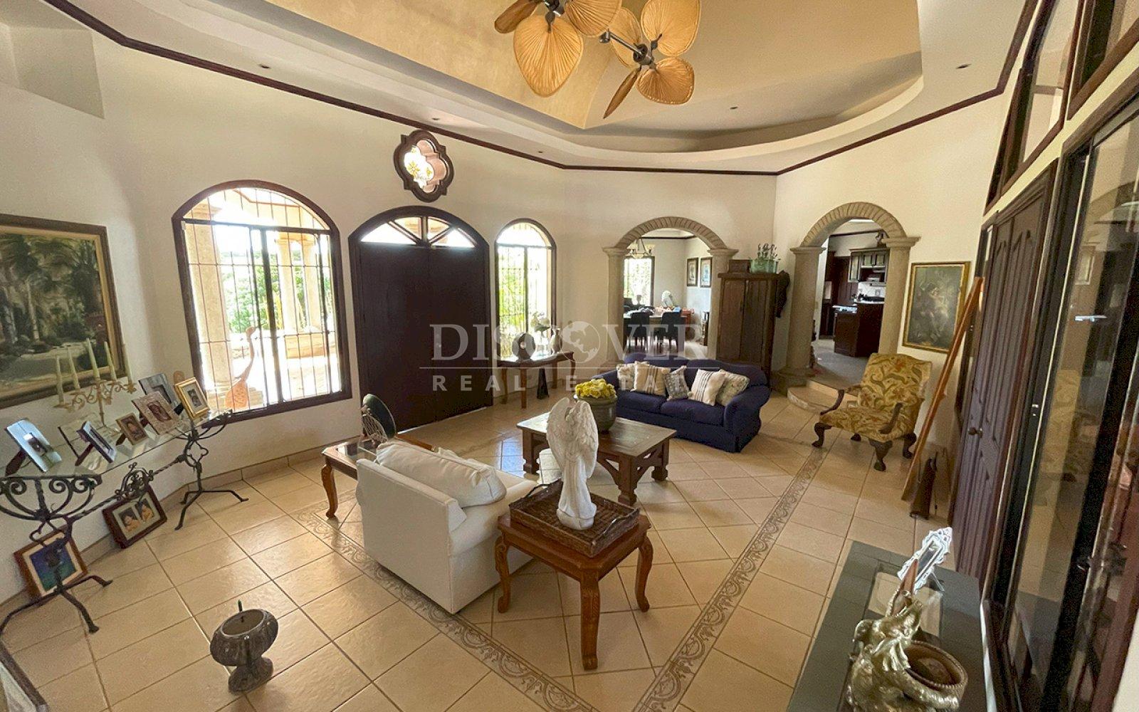  House for Sale in Veracruz – Spacious, Modern, and Functional