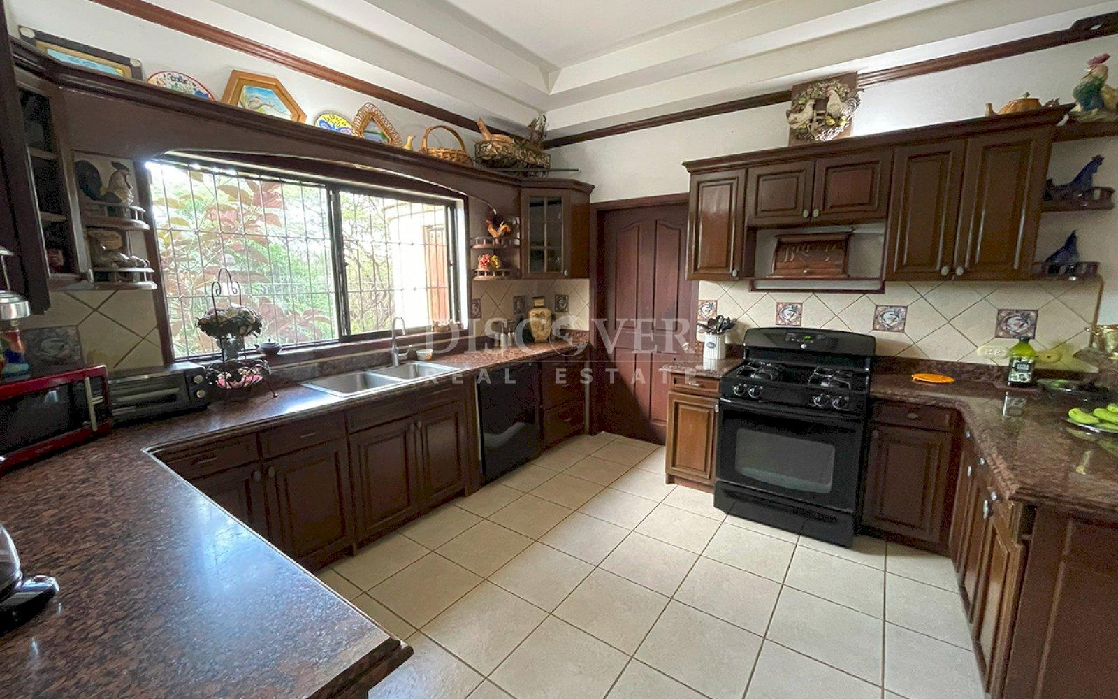  House for Sale in Veracruz – Spacious, Modern, and Functional