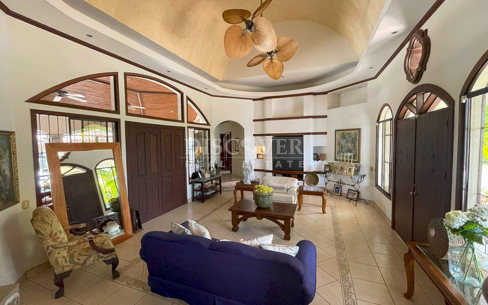  House for Sale in Veracruz – Spacious, Modern, and Functional