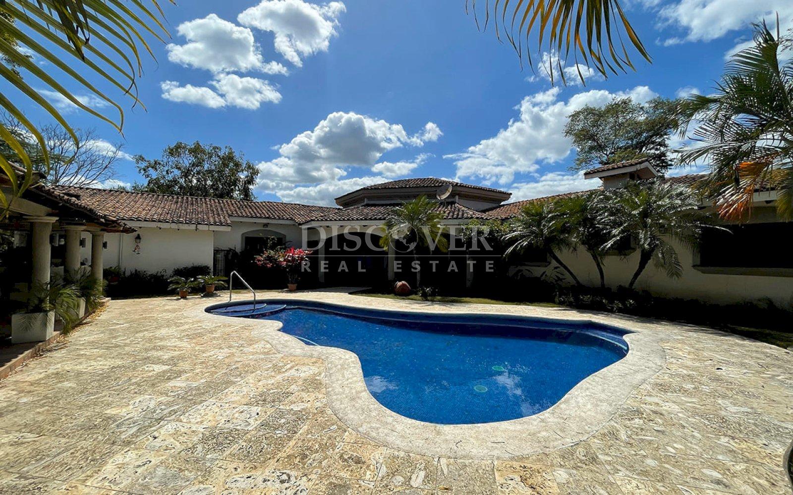  House for Sale in Veracruz – Spacious, Modern, and Functional