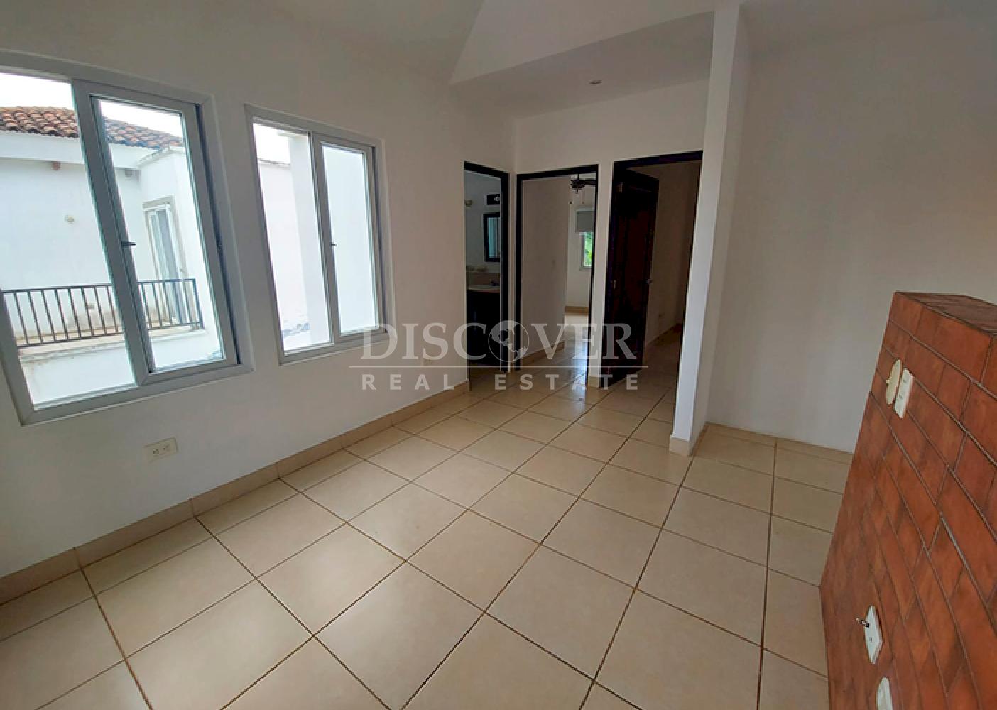 House for rent in condominium - Las Colinas