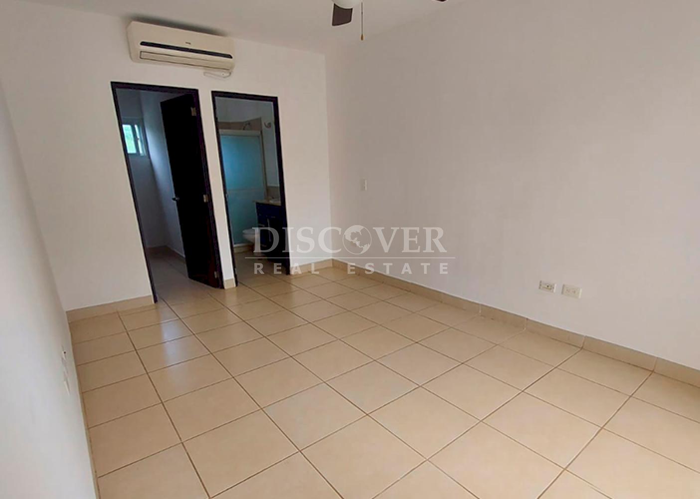 House for rent in condominium - Las Colinas