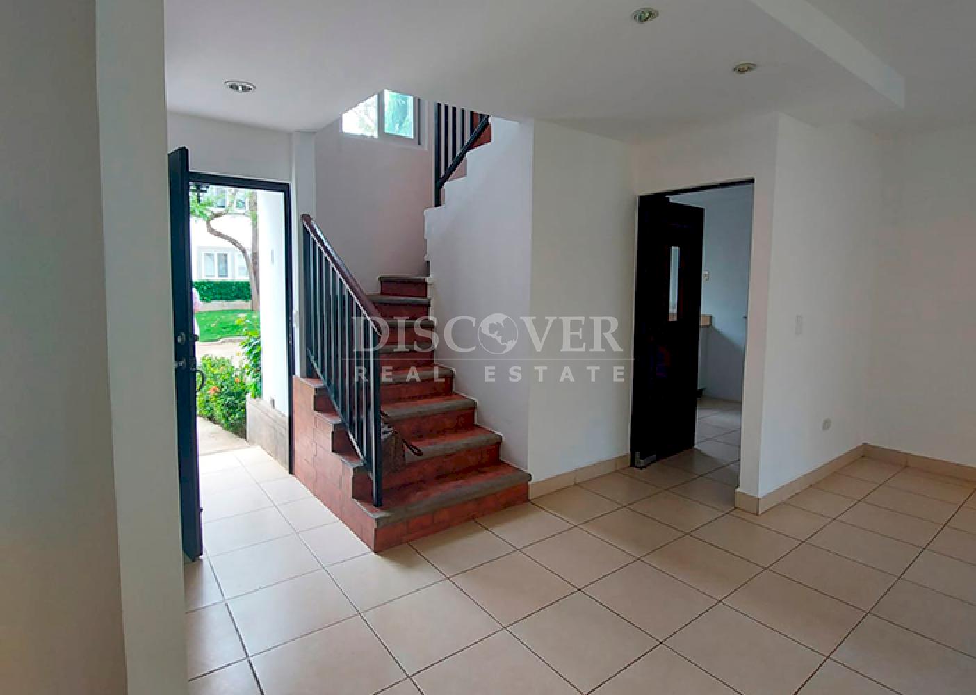 House for rent in condominium - Las Colinas