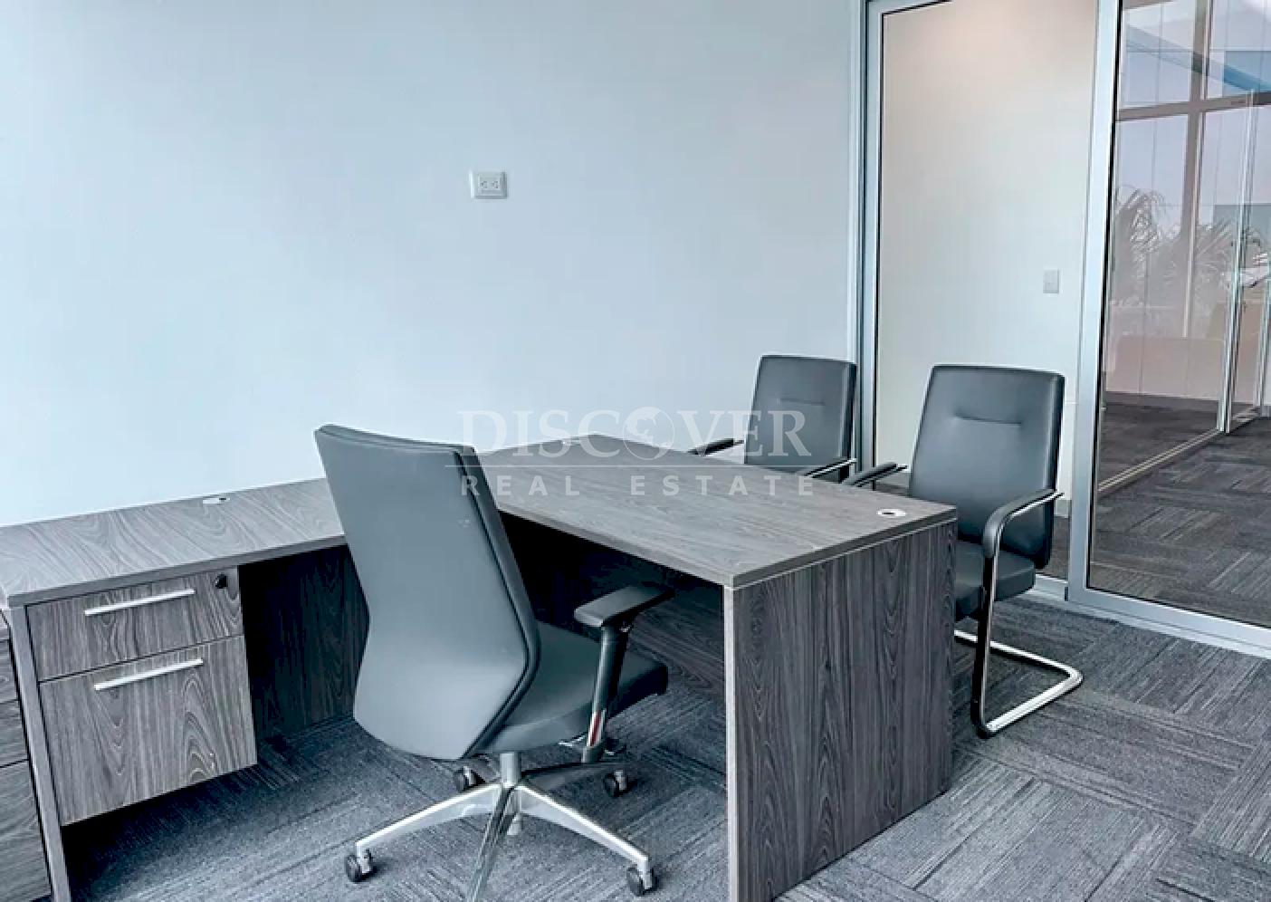 Office spaces for rent in a corporate building on Pista Suburbana