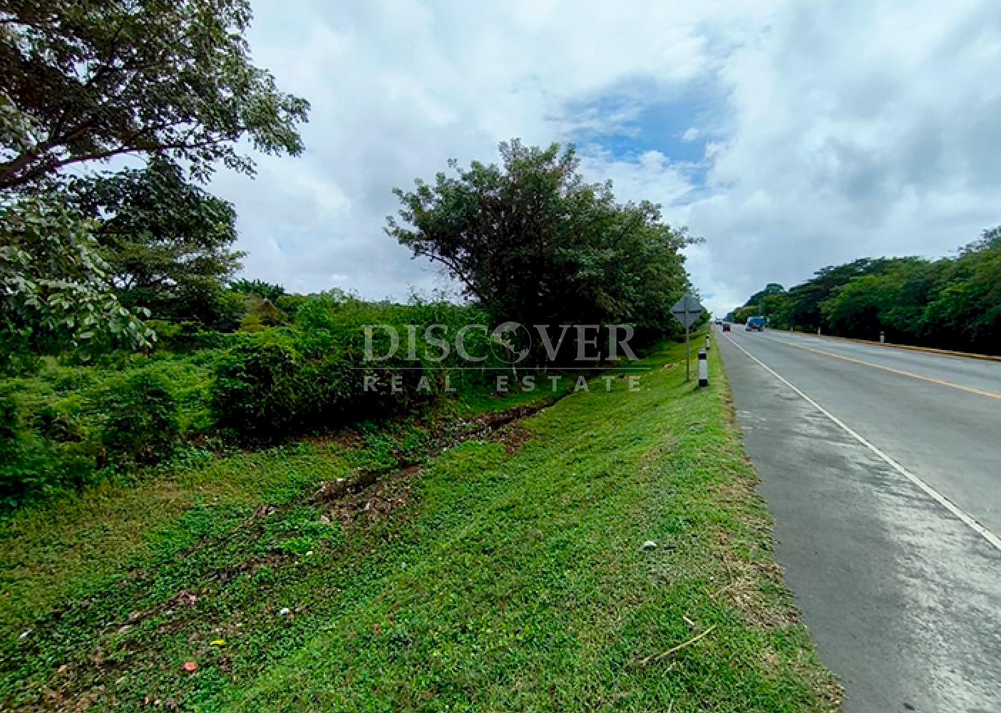 Land for sale in front of the highway in Masaya