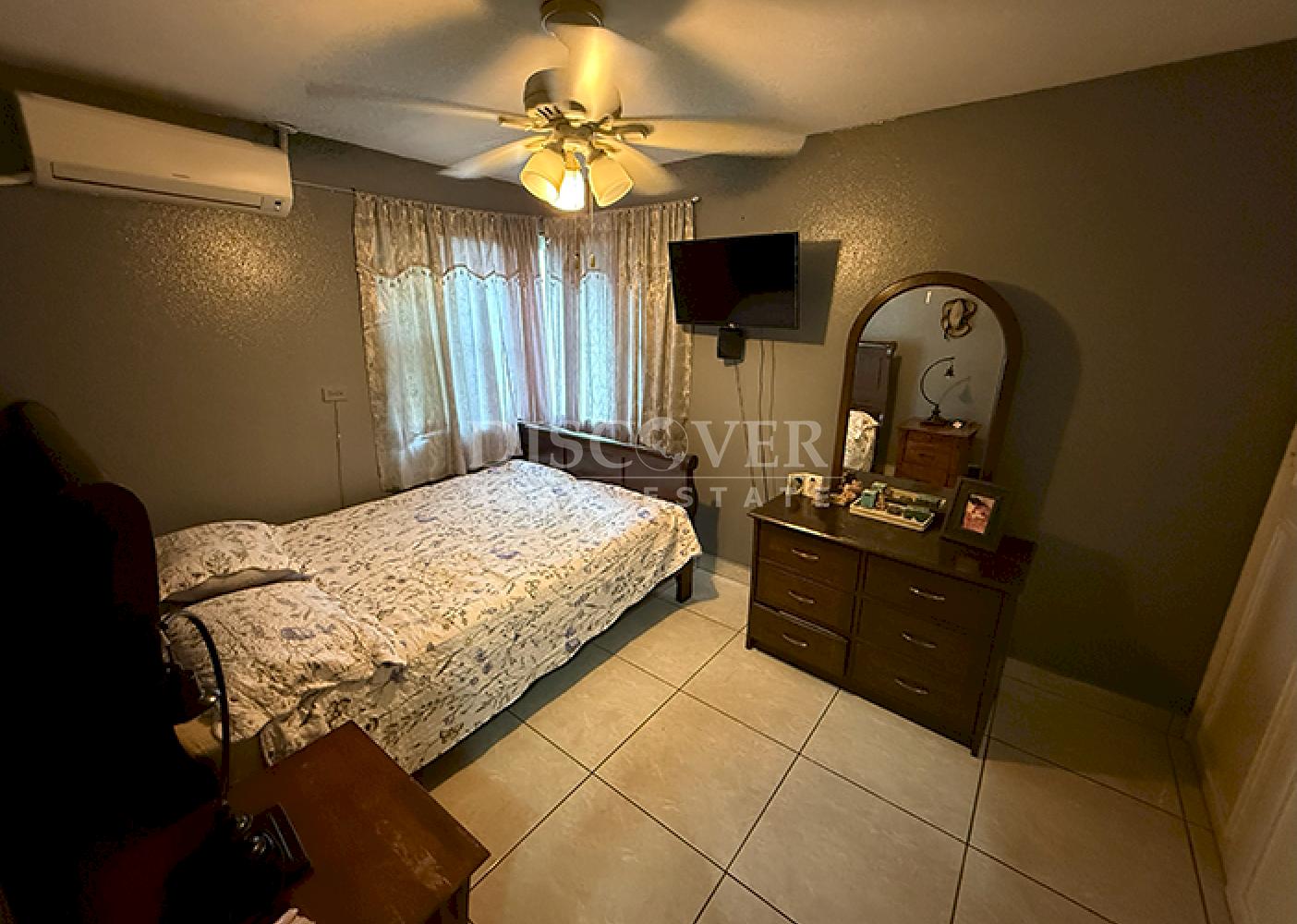  House for sale on Avenida Universitaria Managua 