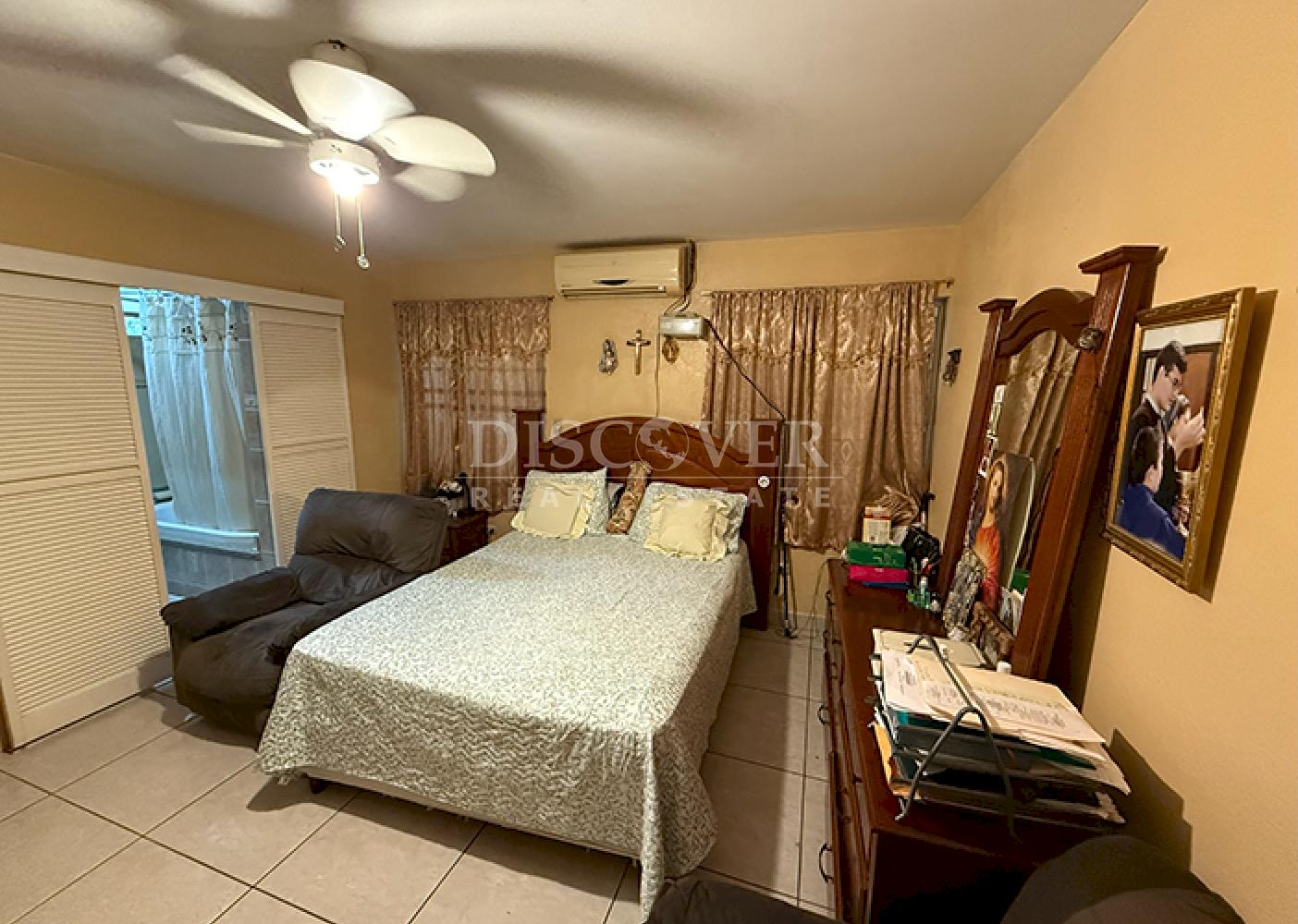  House for sale on Avenida Universitaria Managua 