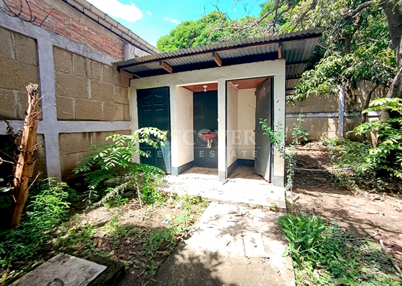  Commercial module for rent on the main road in Sébaco