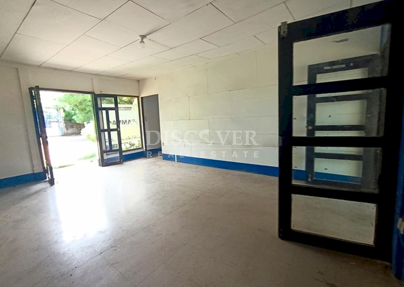  Commercial module for rent on the main road in Sébaco