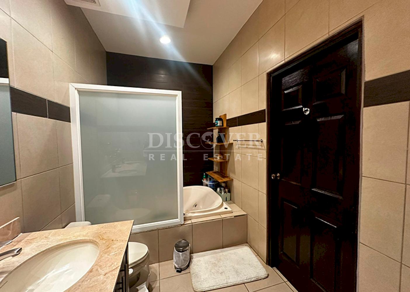  Modern house for sale in residential area - Carretera Vieja a León 