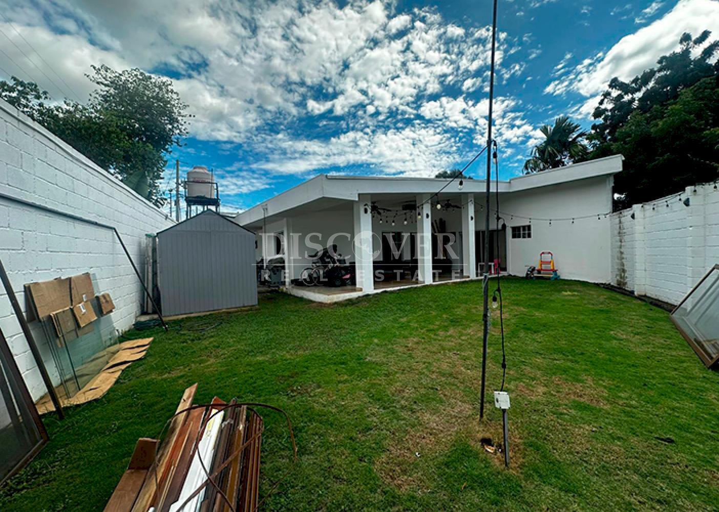  Modern house for sale in residential area - Carretera Vieja a León 