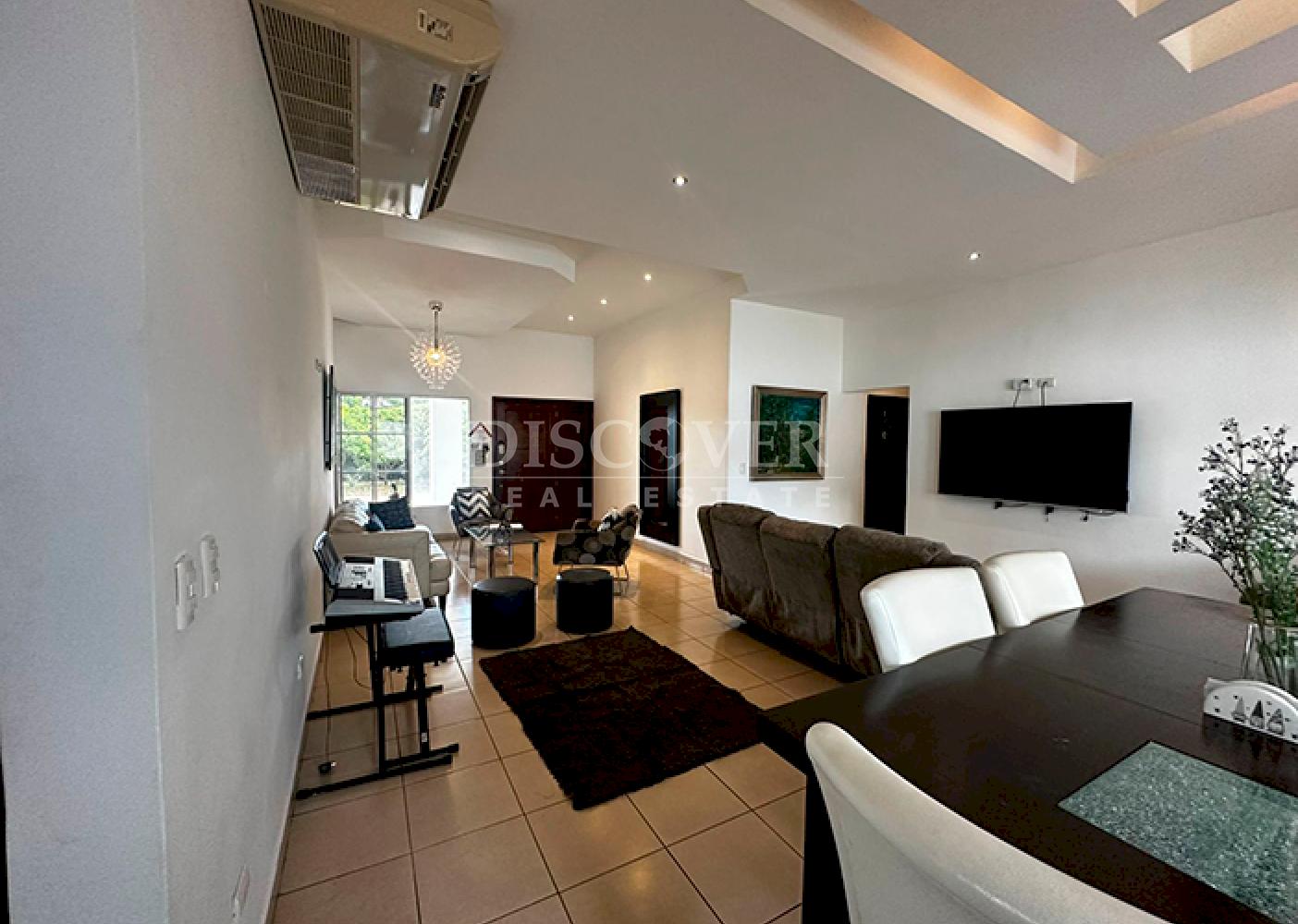  Modern house for sale in residential area - Carretera Vieja a León 