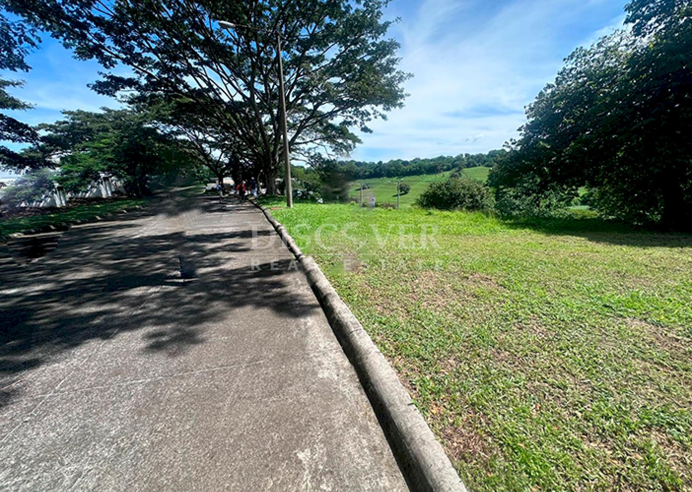  Land for sale in the exclusive residential area of Villa Fontana