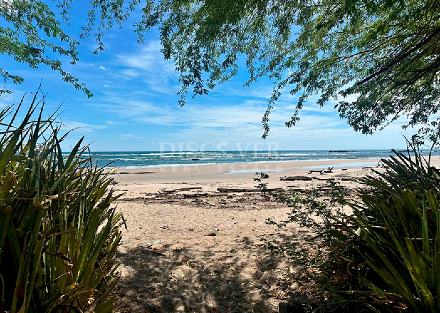 Cozy house with ocean views for sale in Huehuete 