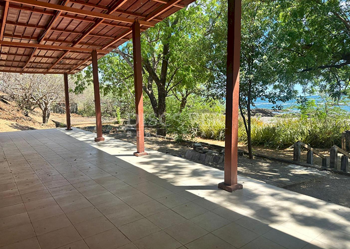 Cozy house with ocean views for sale in Huehuete 