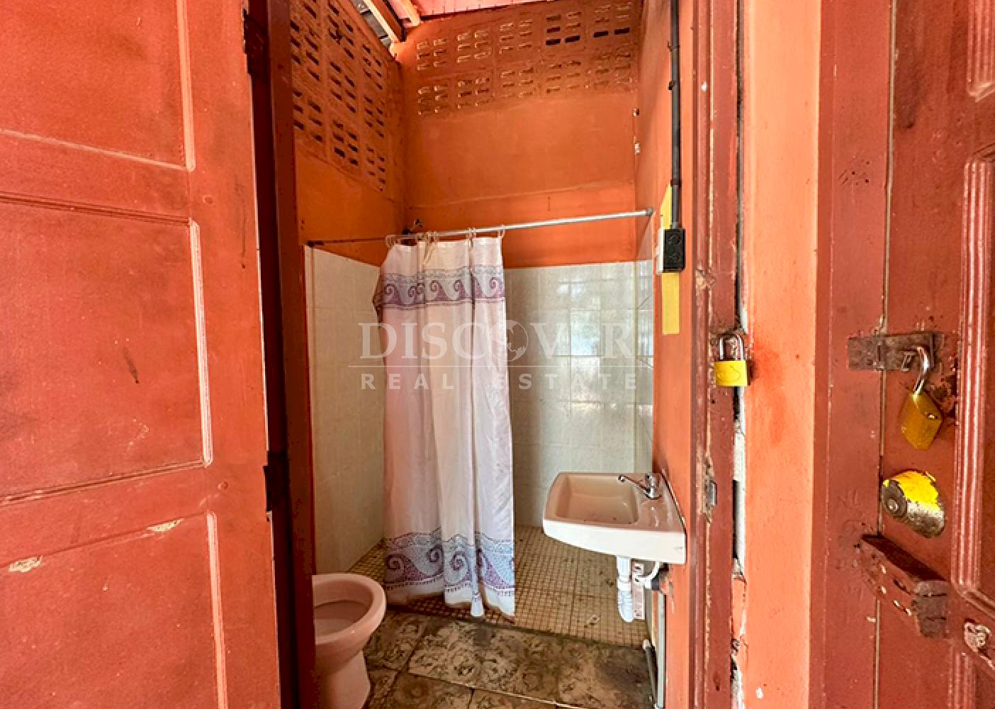 Cozy house with ocean views for sale in Huehuete 