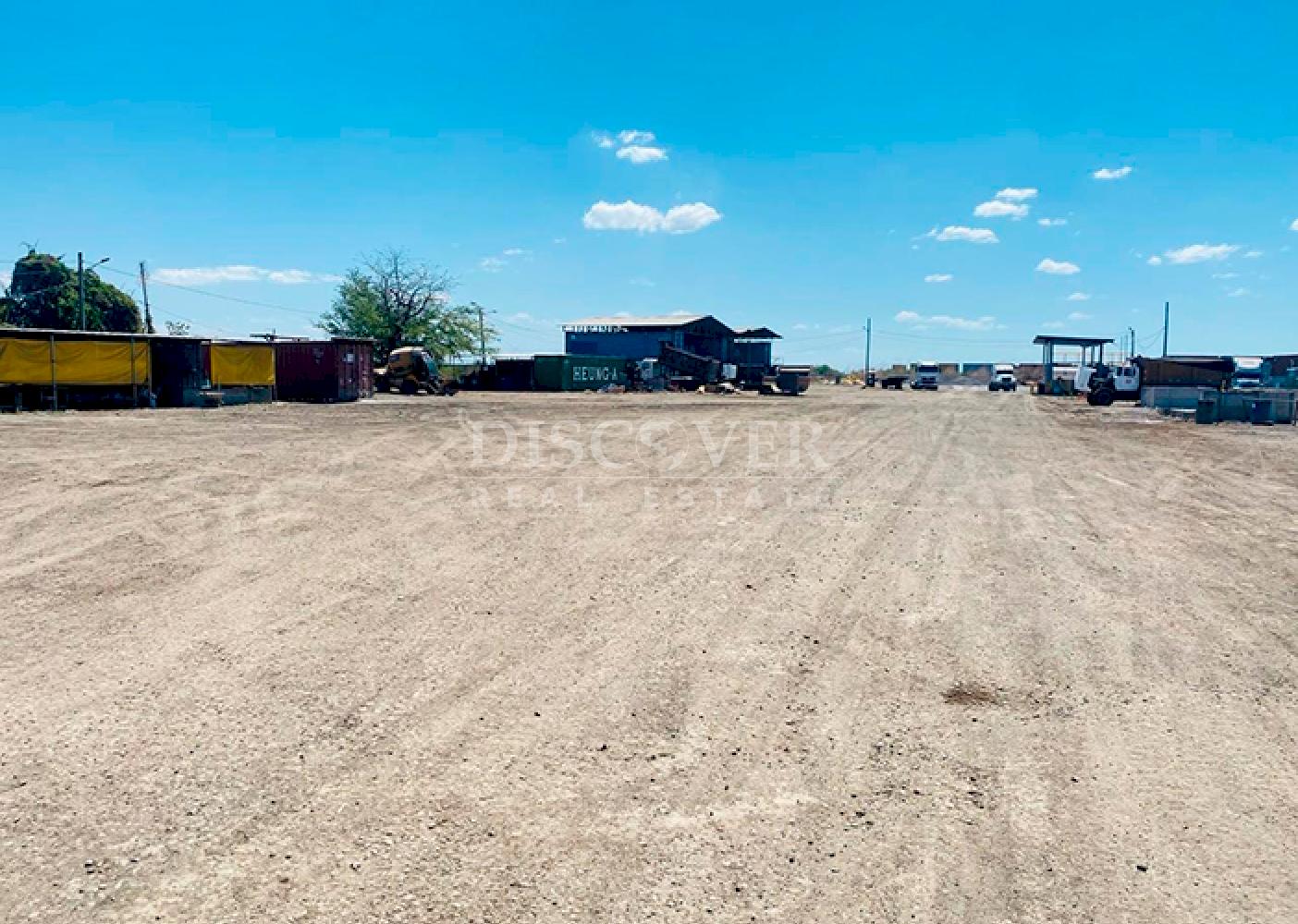 Land for sale and rent opposite the main road in Chinandega