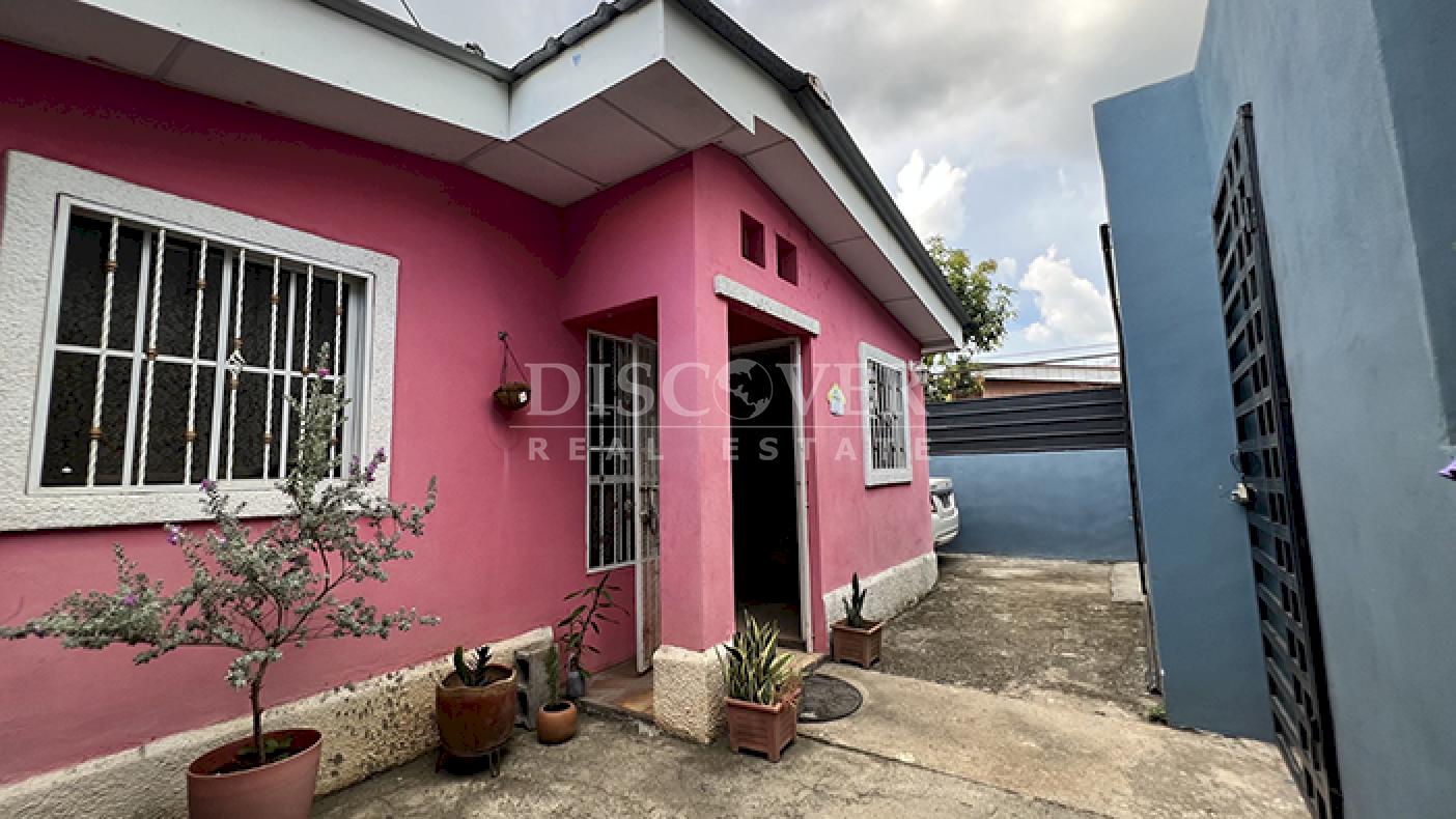 House for sale in residential area on Carretera Nueva to León 