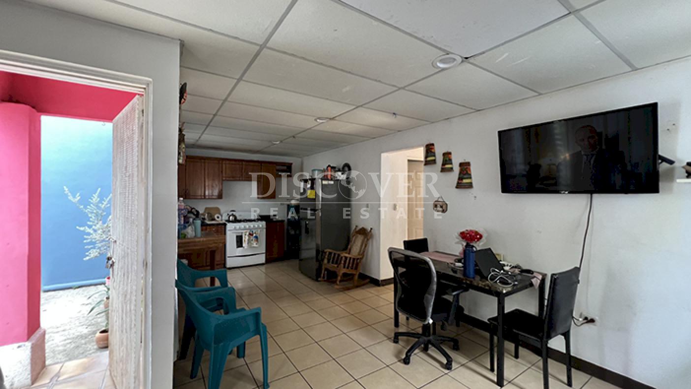 House for sale in residential area on Carretera Nueva to León 