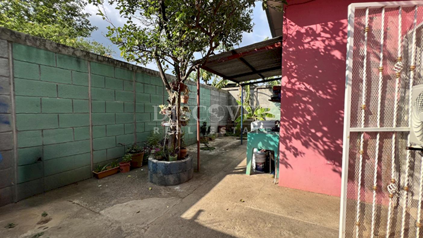 House for sale in residential area on Carretera Nueva to León 