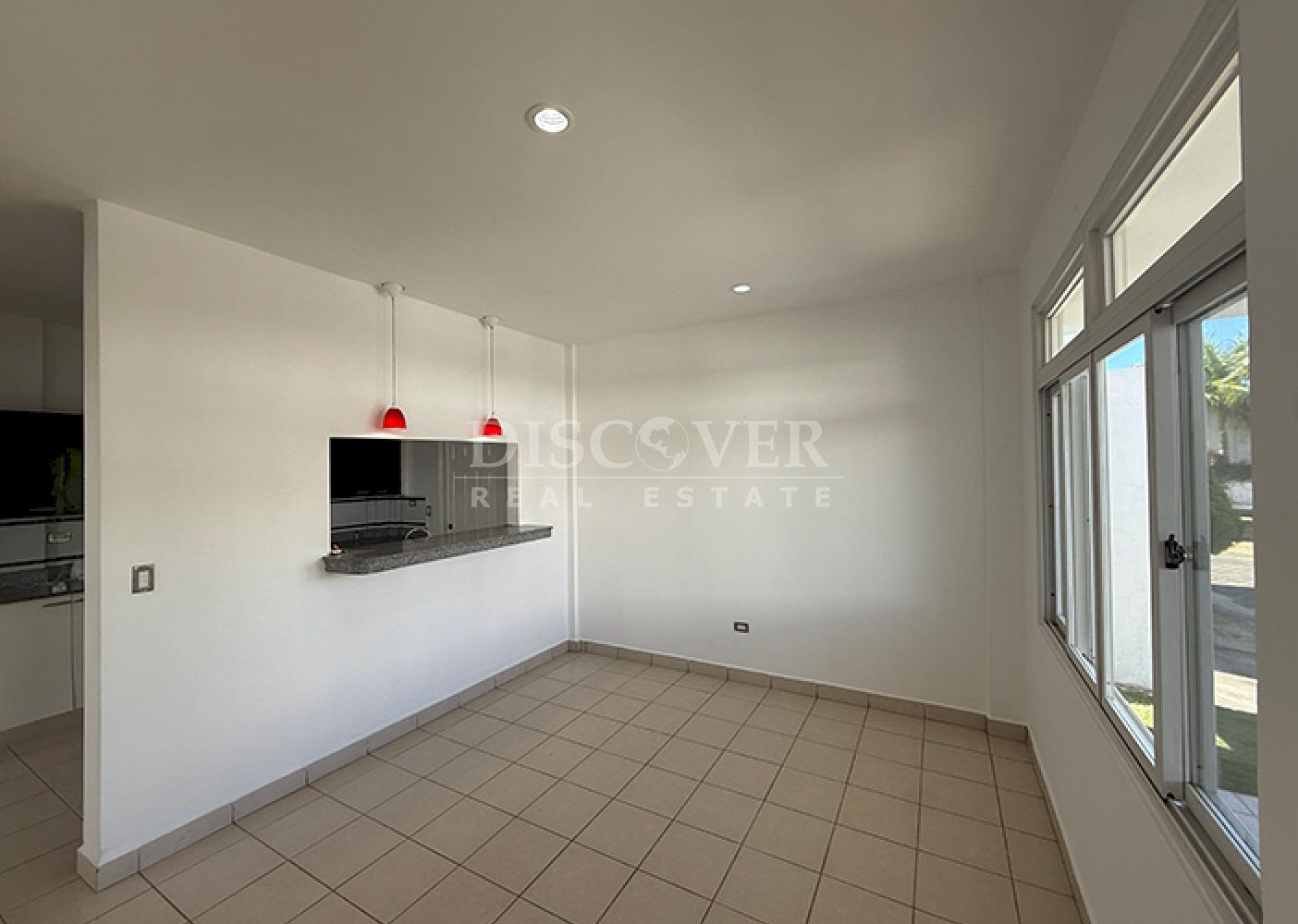  Two-Story House for Rent - Villa Fontana Sur