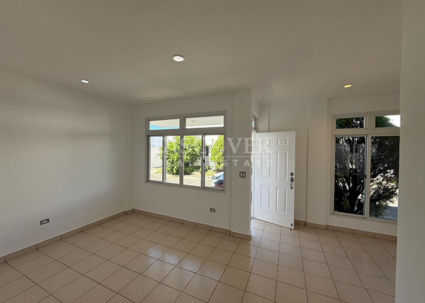  Two-Story House for Rent - Villa Fontana Sur