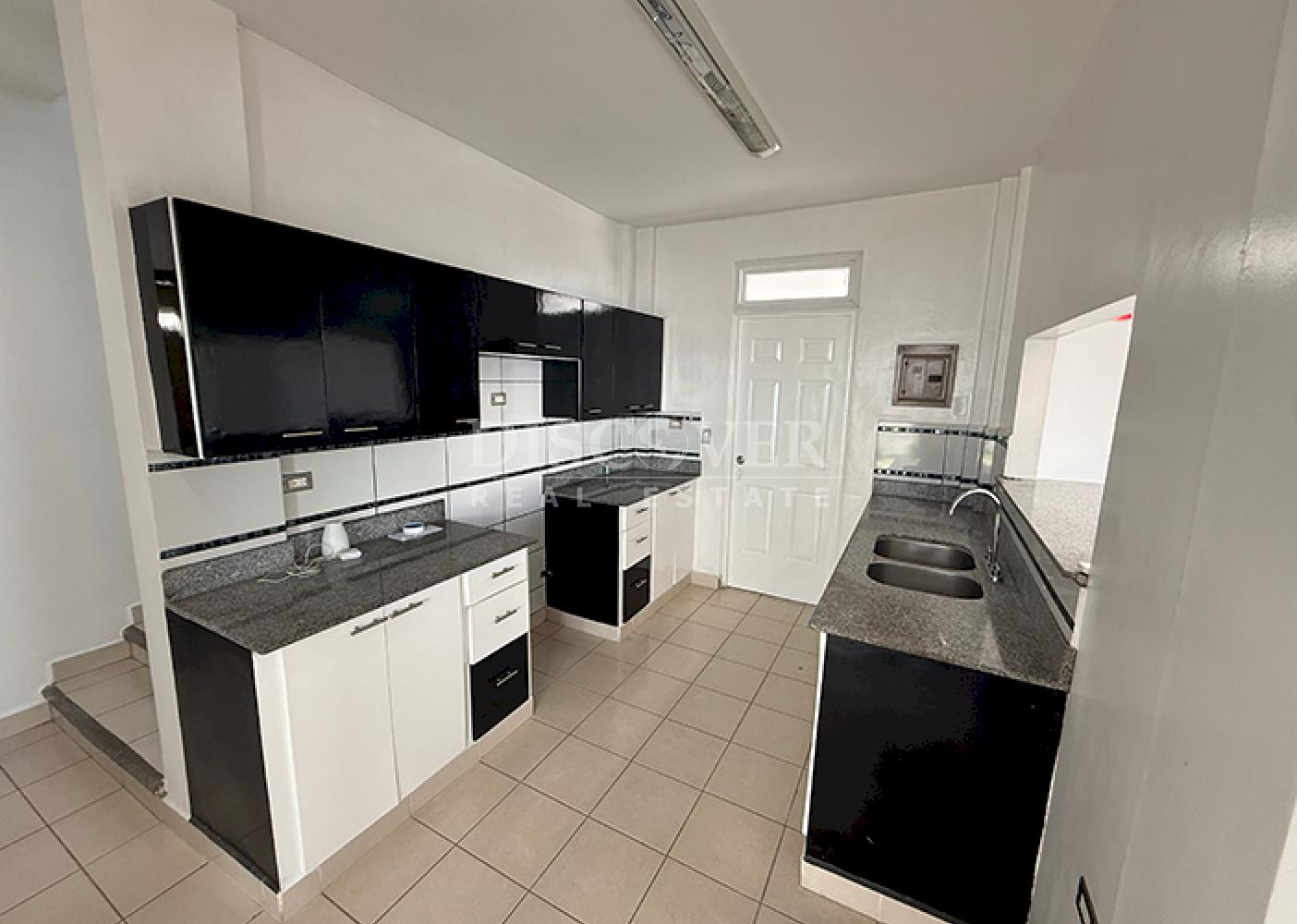  Two-Story House for Rent - Villa Fontana Sur